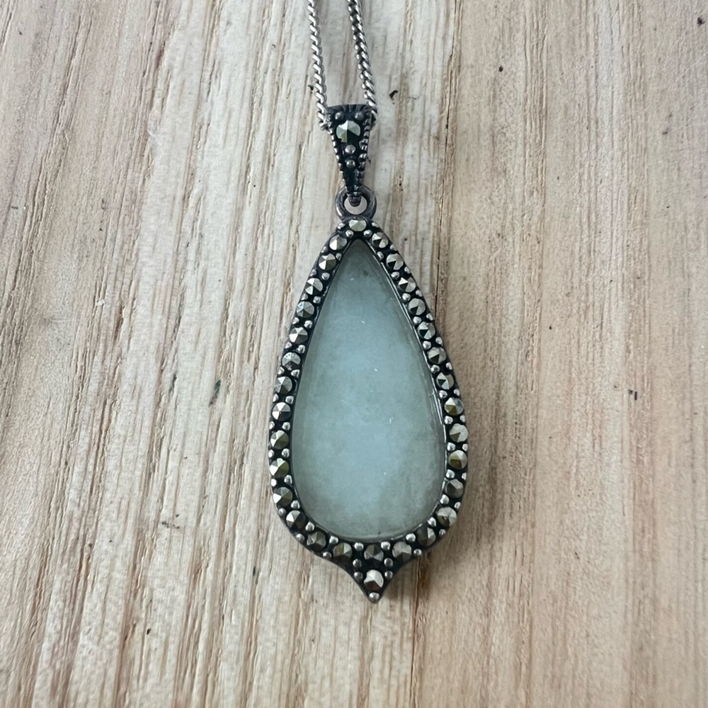 Vintage style 925 Sterling silver gemstone teardrop necklace